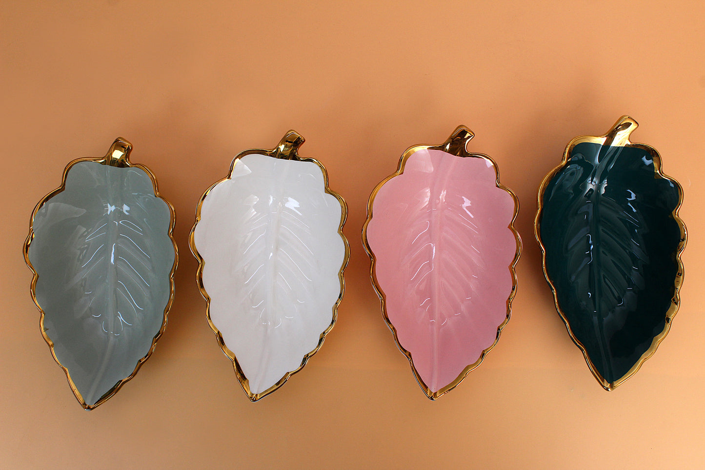 Leaf Shaped Porcelain Seasoning Dish-set of 4