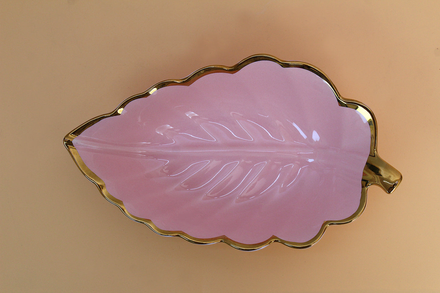 Leaf Shaped Porcelain Seasoning Dish
