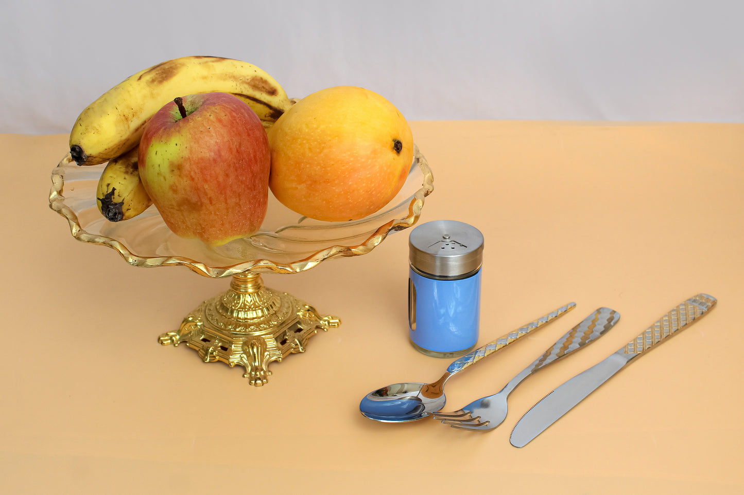 Round shaped Glass fruit bowl with metal stand