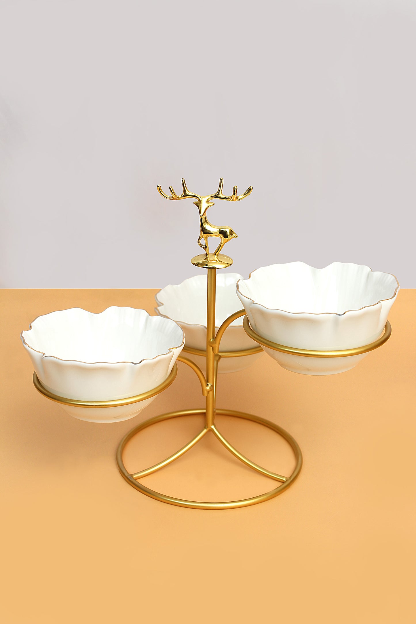 Ceramic fruit bowl/ platter with metal stand